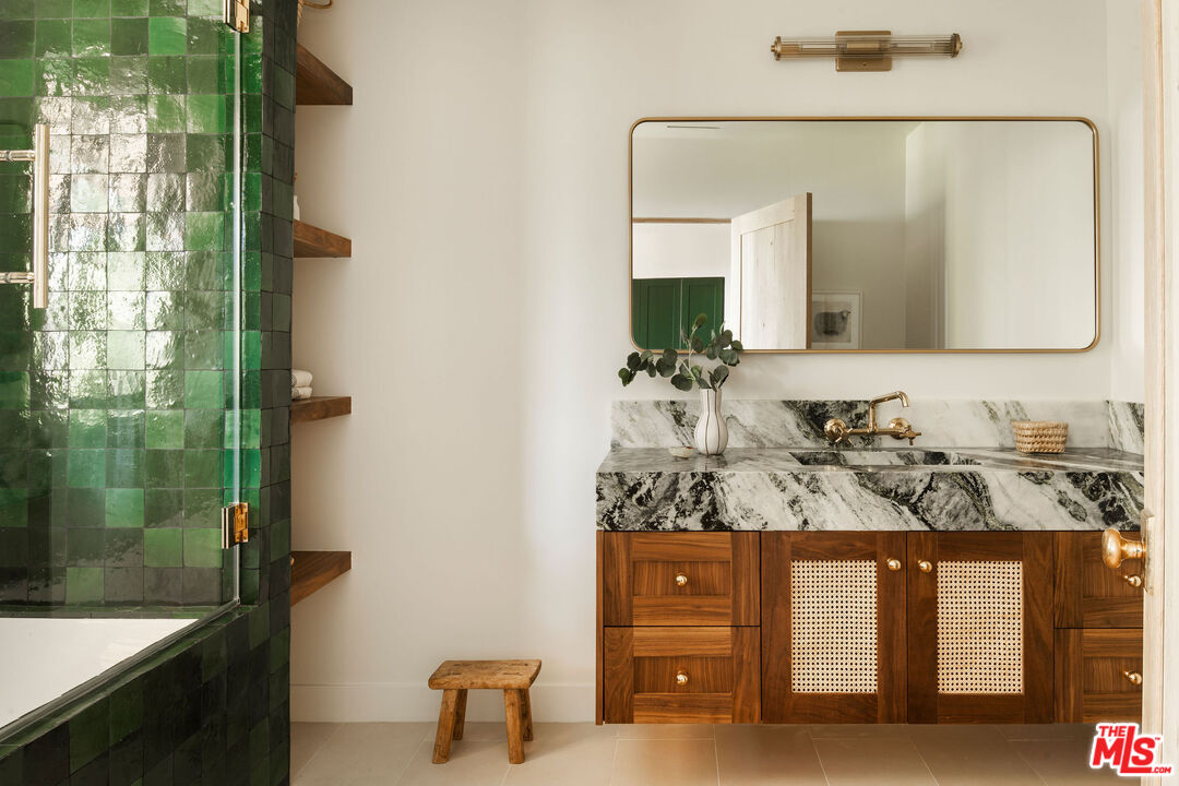 5693 Spreading Oak Dr