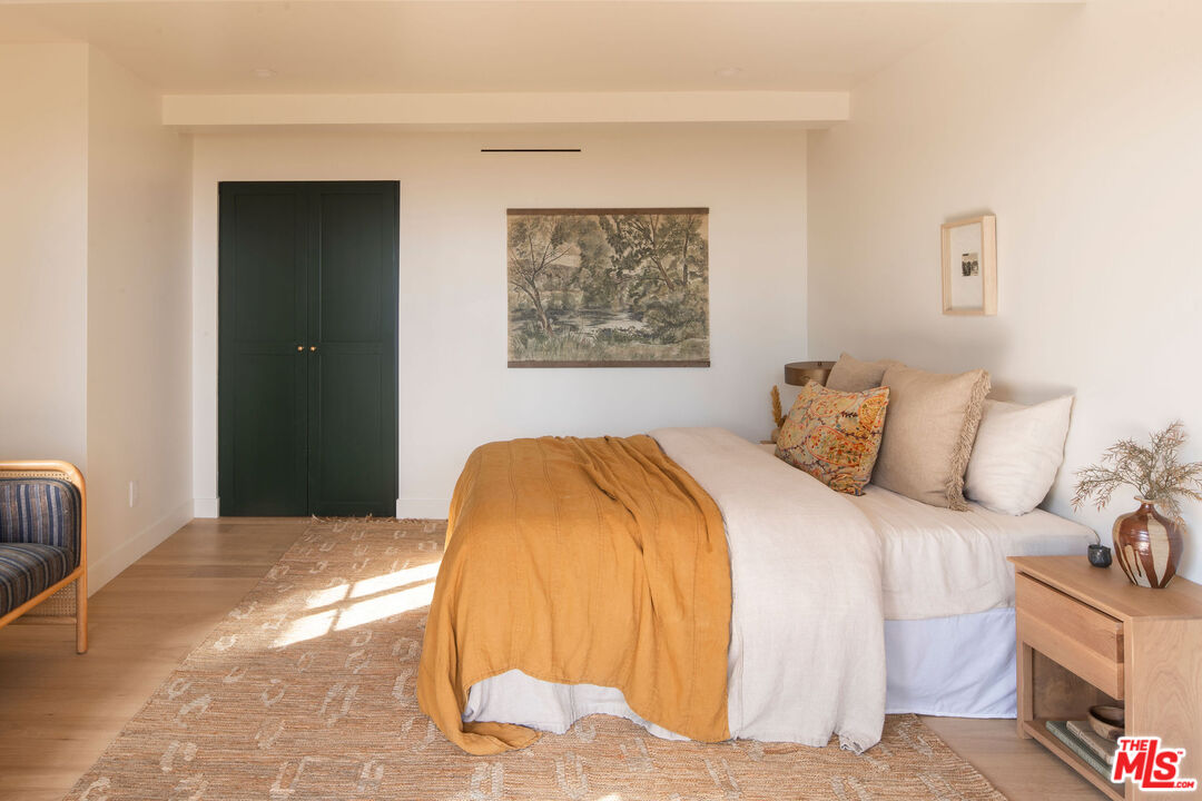 5693 Spreading Oak Dr