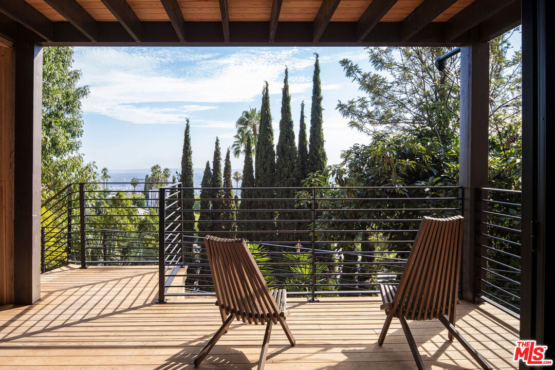 5693 Spreading Oak Dr