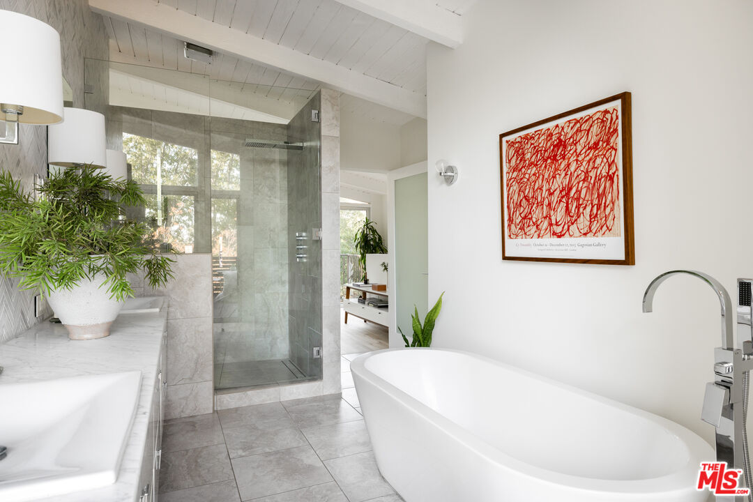 5911 Canyon Heights Ln