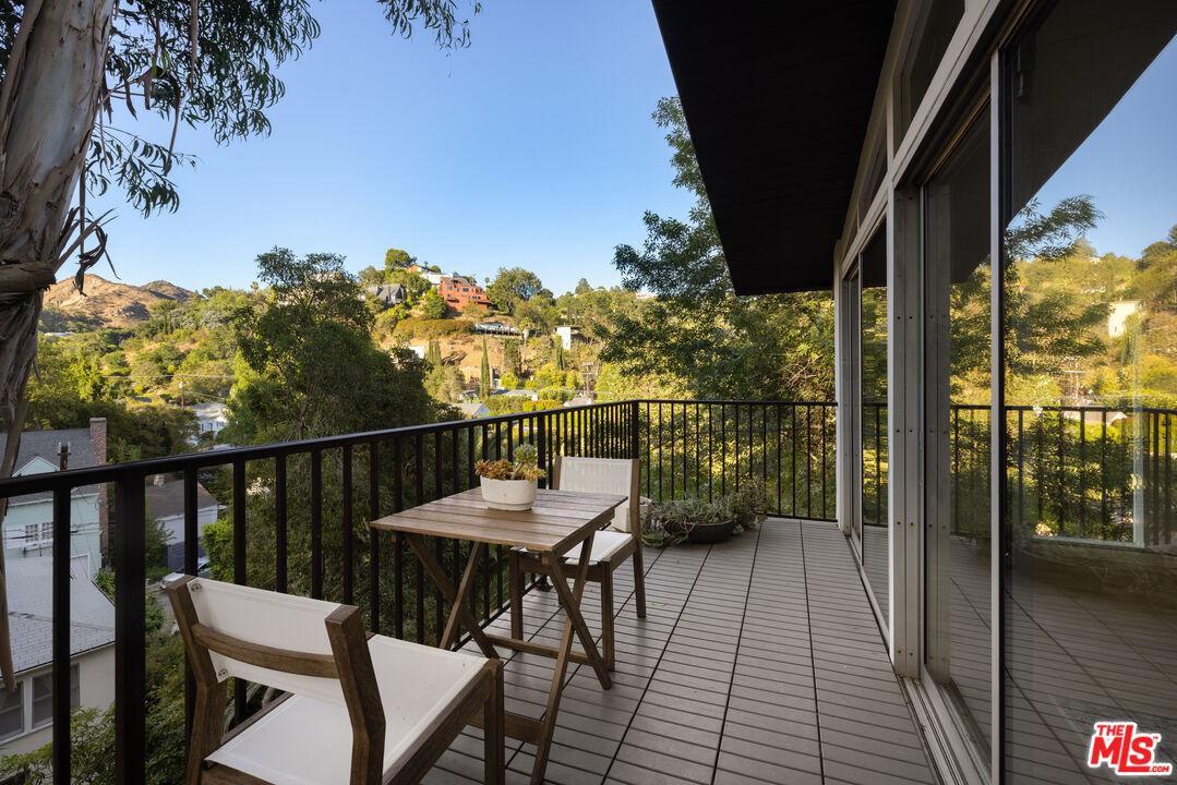 5911 Canyon Heights Ln