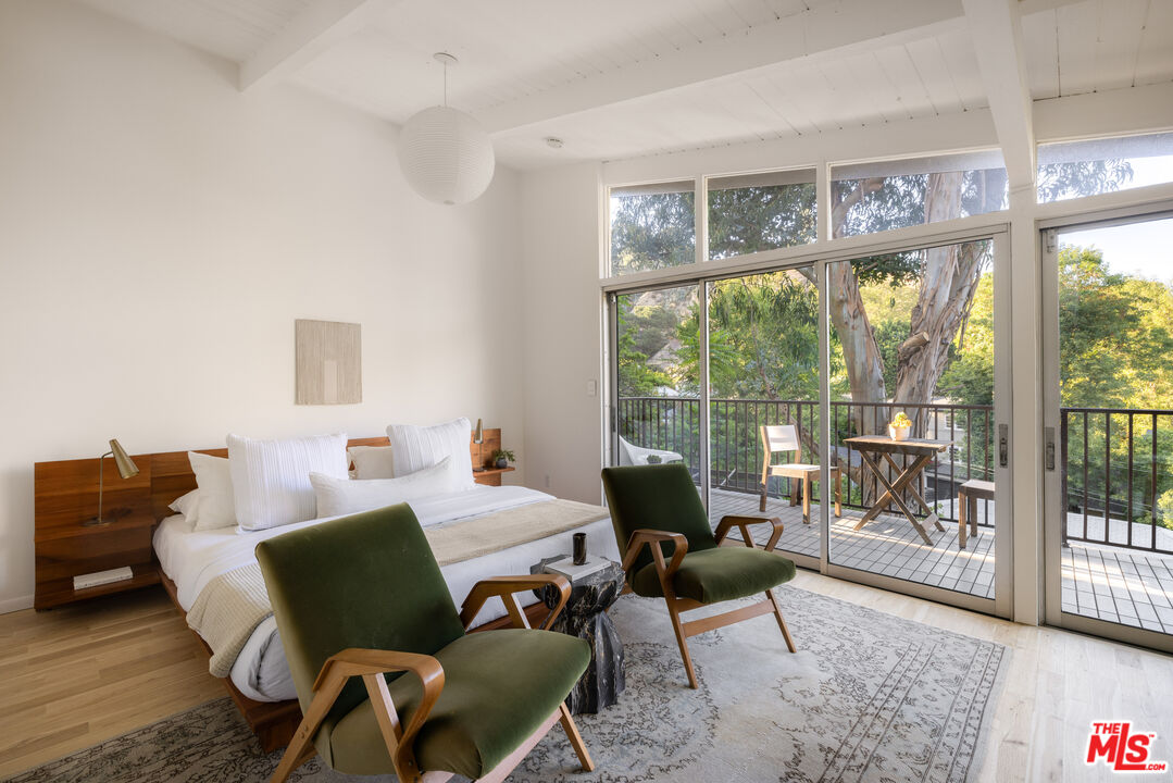 5911 Canyon Heights Ln