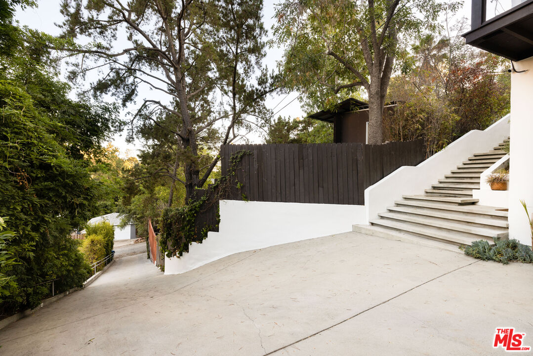 5911 Canyon Heights Ln