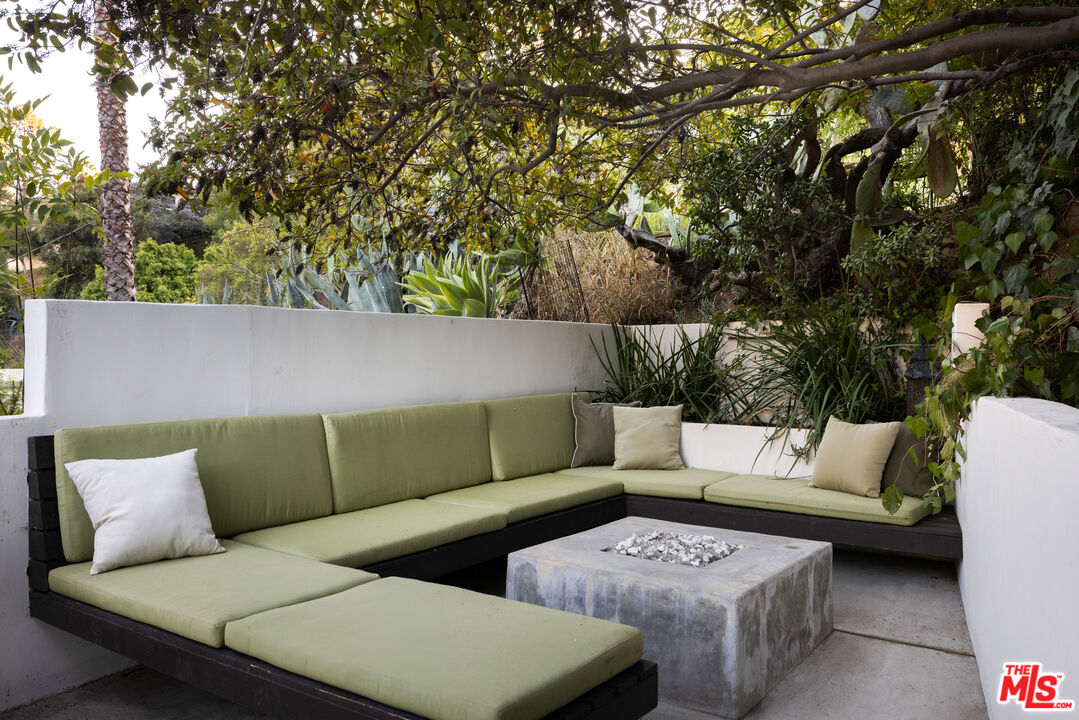 5911 Canyon Heights Ln