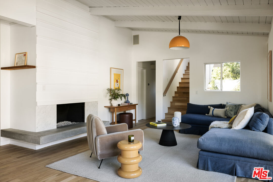 5911 Canyon Heights Ln