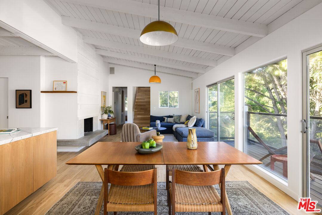 5911 Canyon Heights Ln