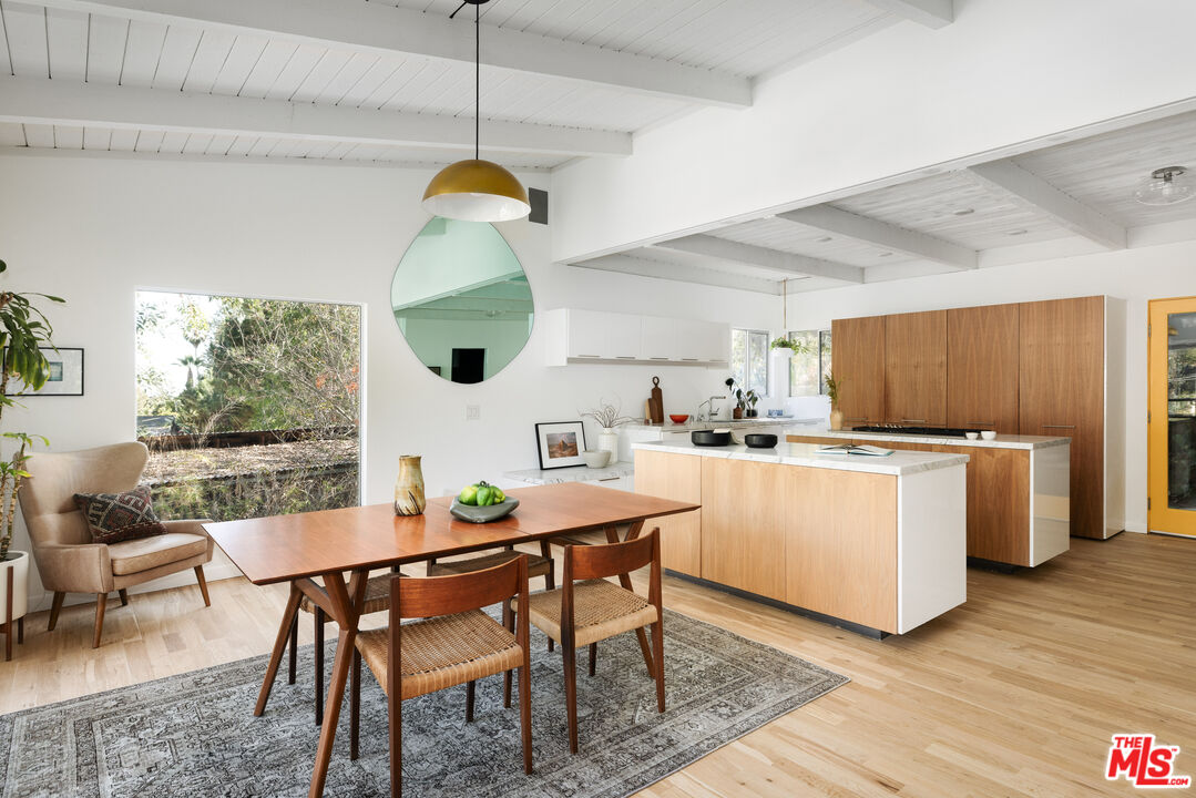 5911 Canyon Heights Ln