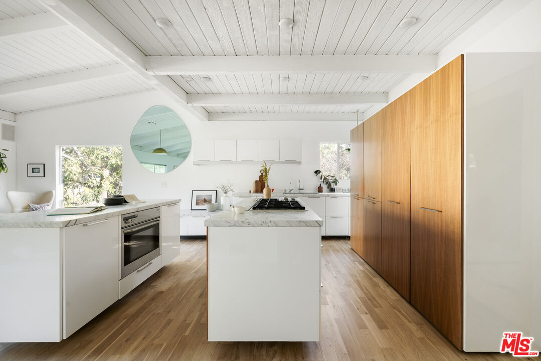 5911 Canyon Heights Ln