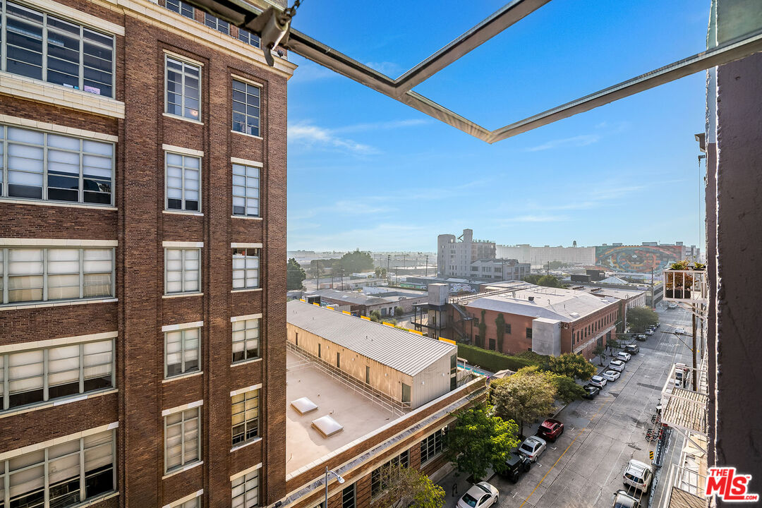 1855 Industrial St Unit: 703