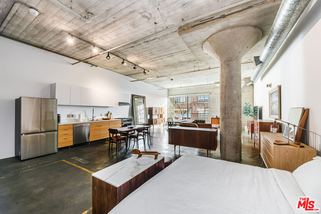 1855 Industrial St Unit: 703