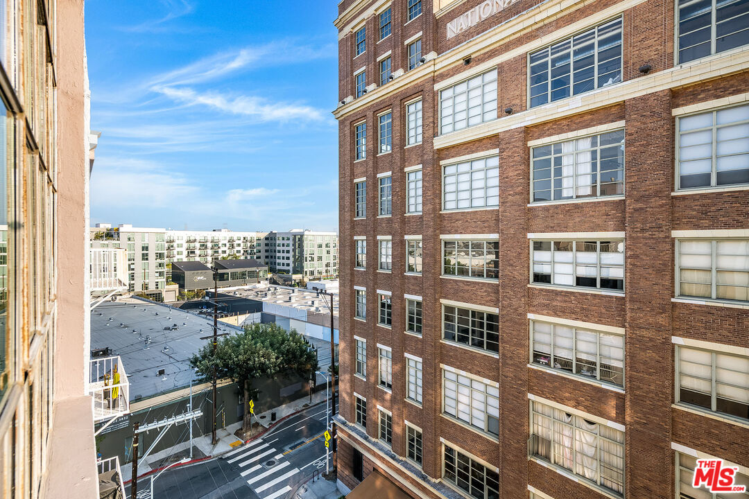 1855 Industrial St Unit: 703