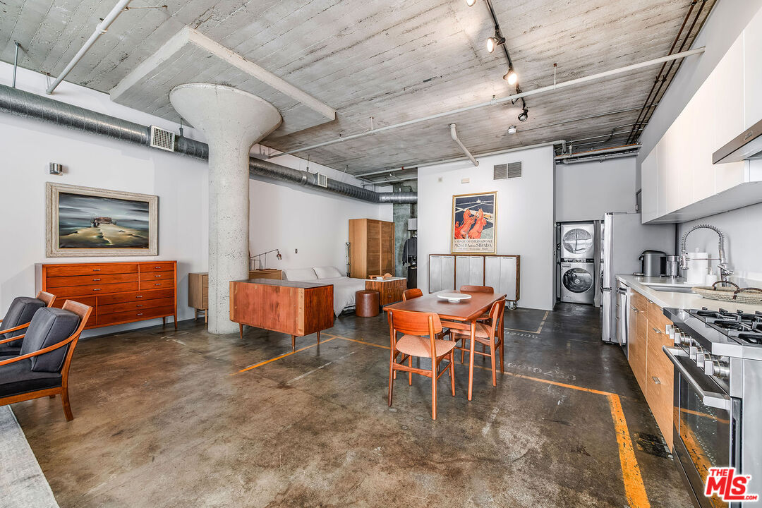 1855 Industrial St Unit: 703
