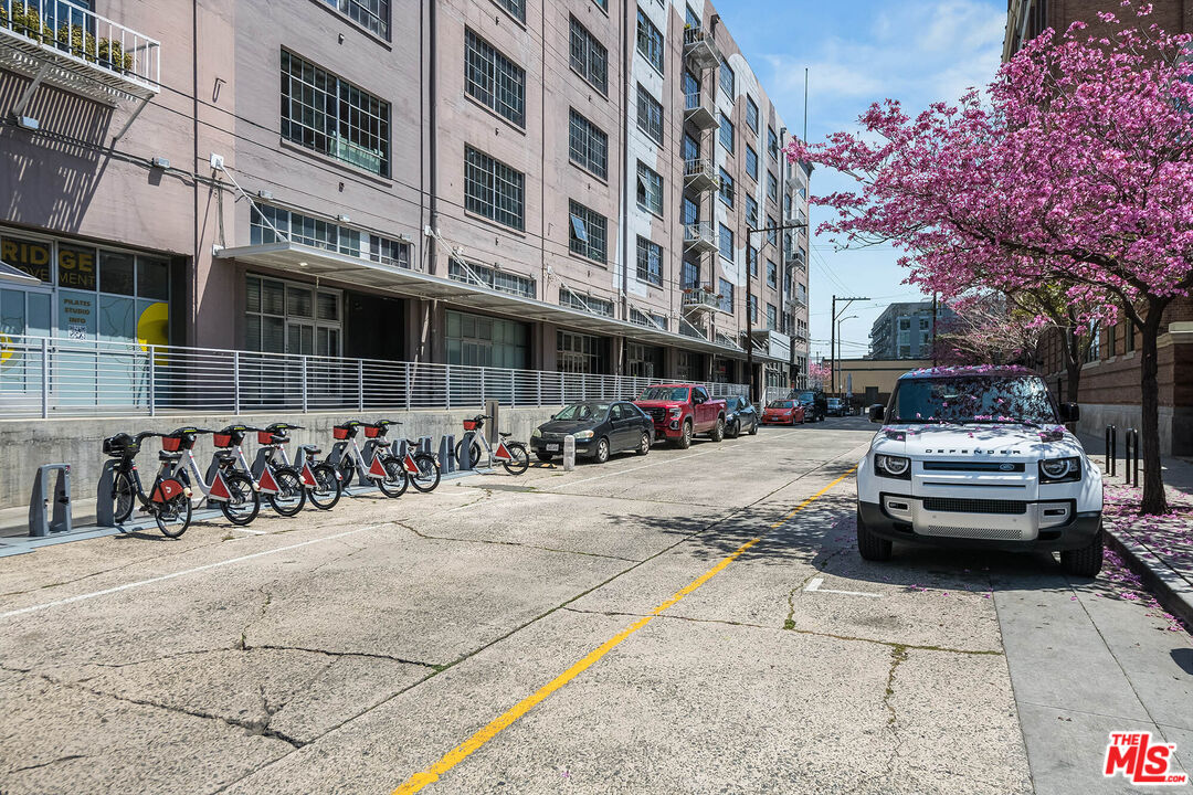 1855 Industrial St Unit: 703
