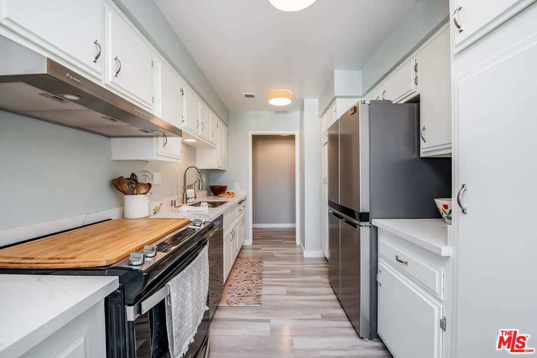 647 Wilcox Ave Unit: 3G