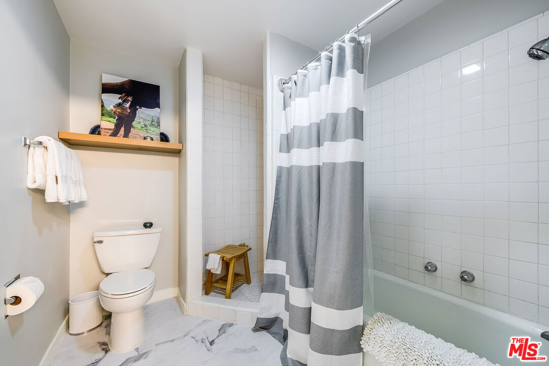 647 Wilcox Ave Unit: 3G