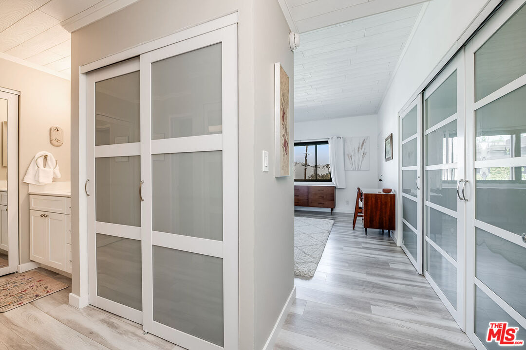 647 Wilcox Ave Unit: 3G