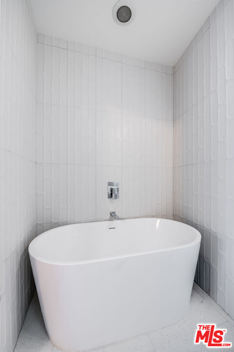 2431 Carman Crest Dr