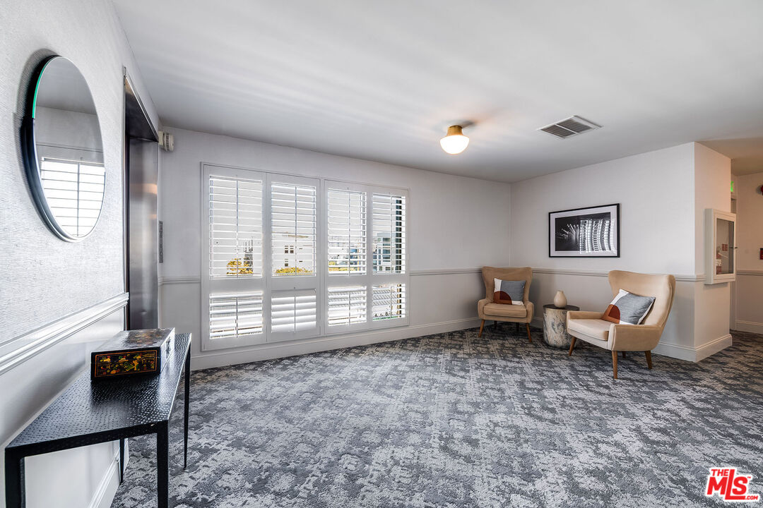 647 Wilcox Ave Unit: 3G