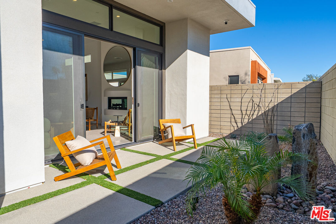 379 Fountain Dr