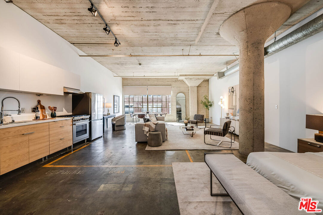 1855 Industrial St Unit: 703