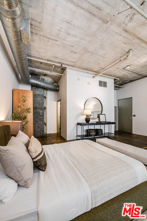 1855 Industrial St Unit: 703