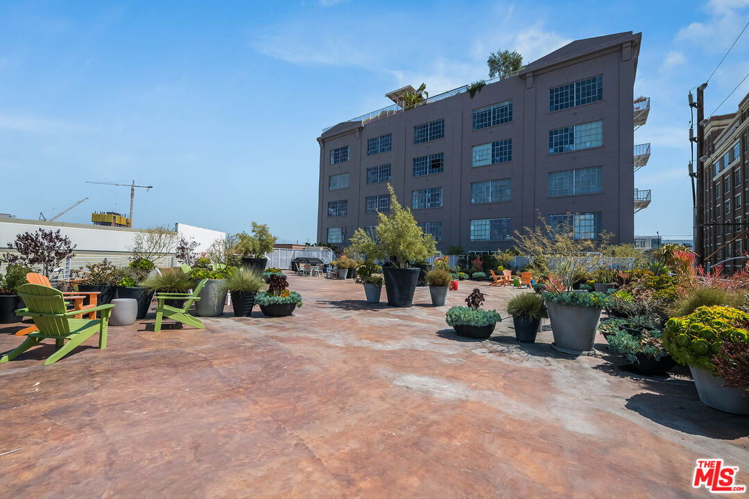 1855 Industrial St Unit: 703