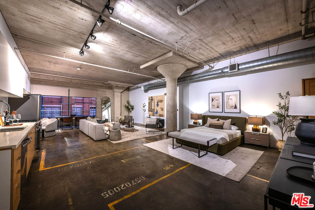 1855 Industrial St Unit: 703
