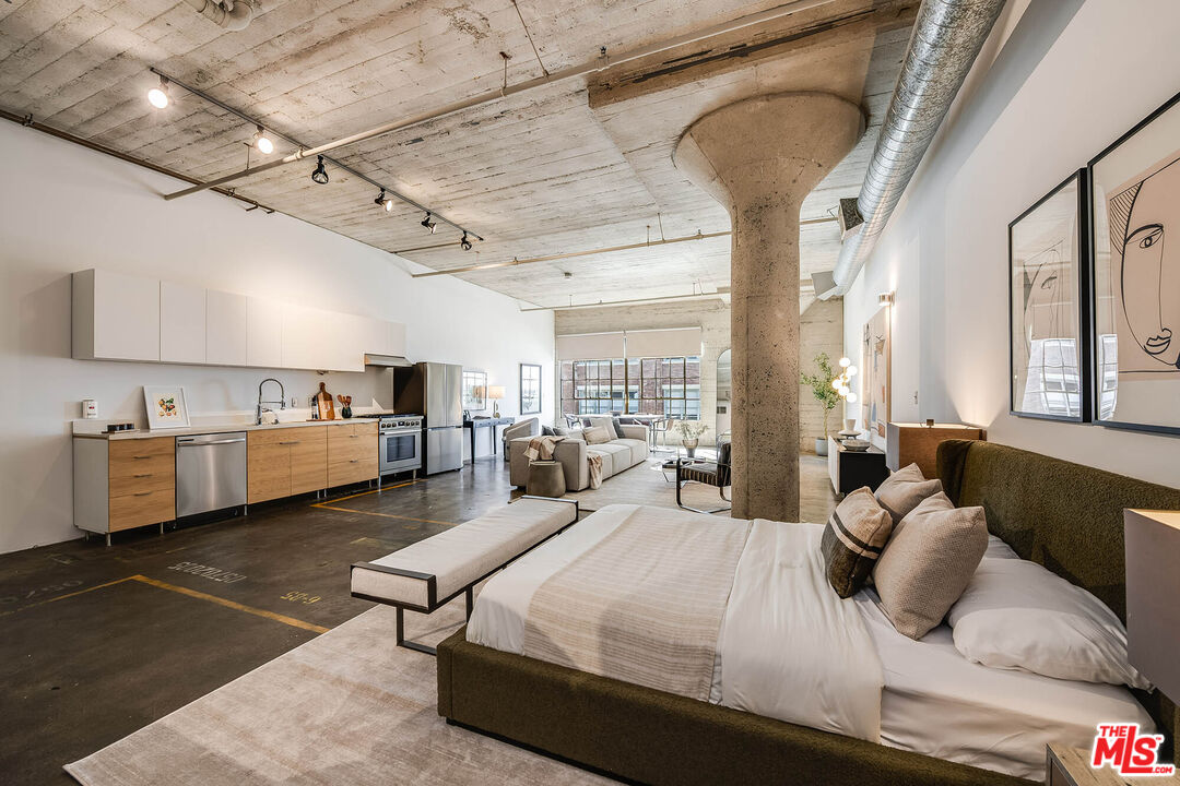 1855 Industrial St Unit: 703