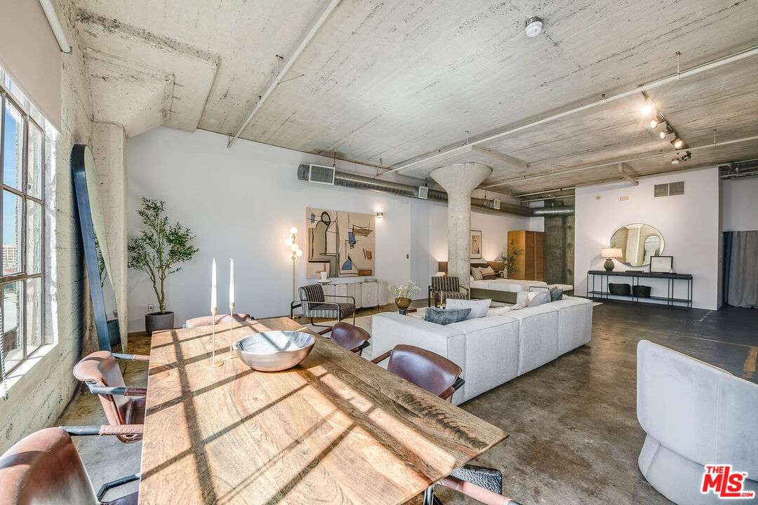 1855 Industrial St Unit: 703