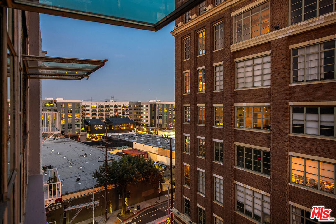 1855 Industrial St Unit: 703