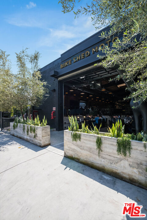 1855 Industrial St Unit: 703