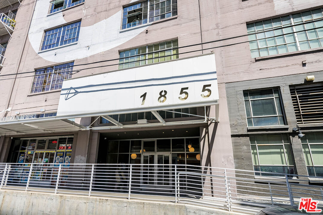 1855 Industrial St Unit: 703