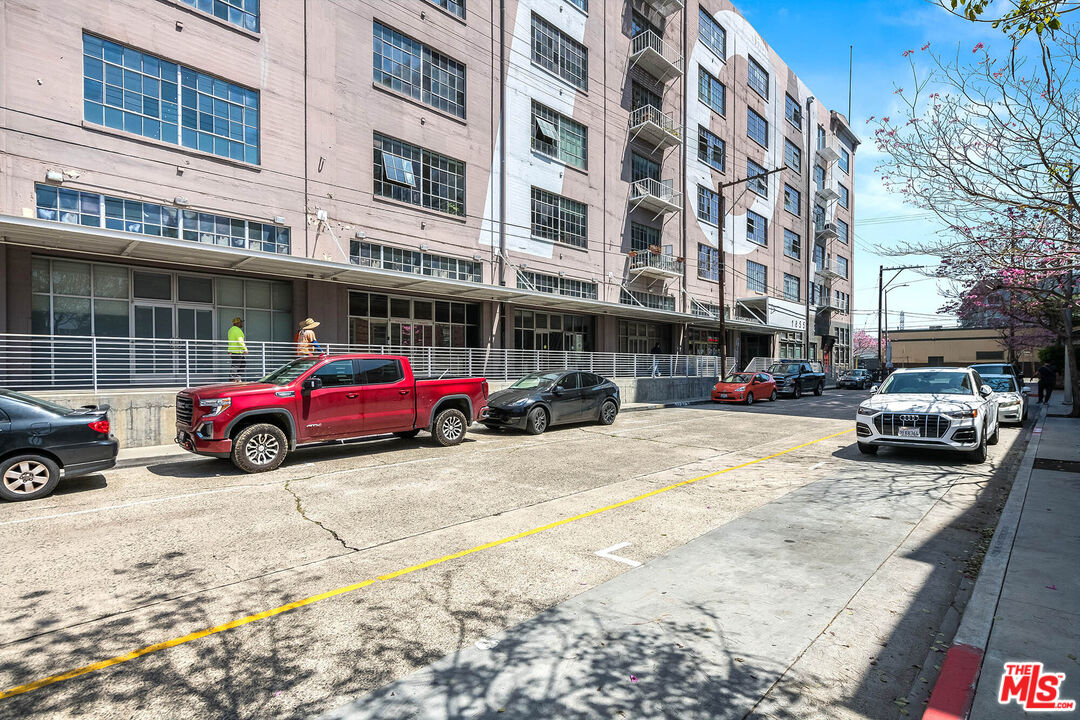 1855 Industrial St Unit: 703