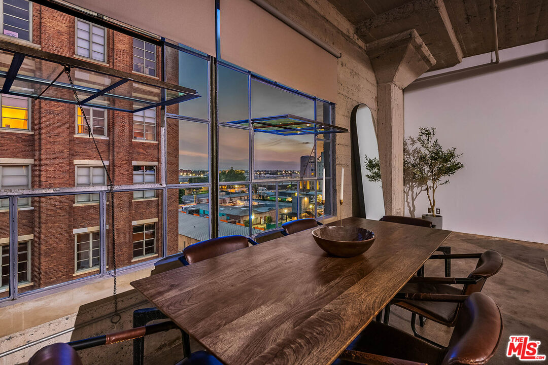 1855 Industrial St Unit: 703