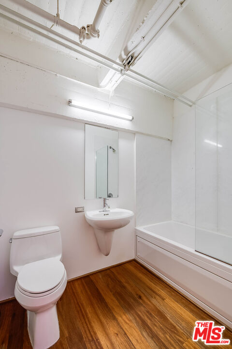 1850 Industrial St Unit: 106