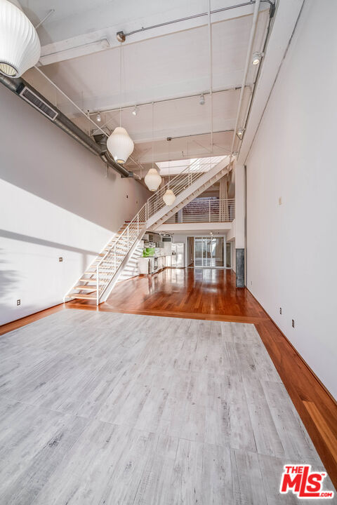 1850 Industrial St Unit: 106