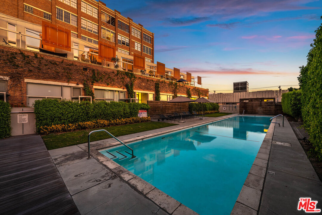 1850 Industrial St Unit: 106