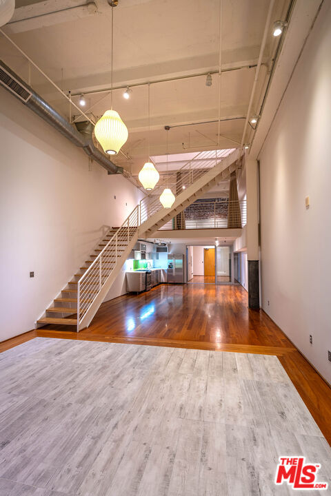 1850 Industrial St Unit: 106