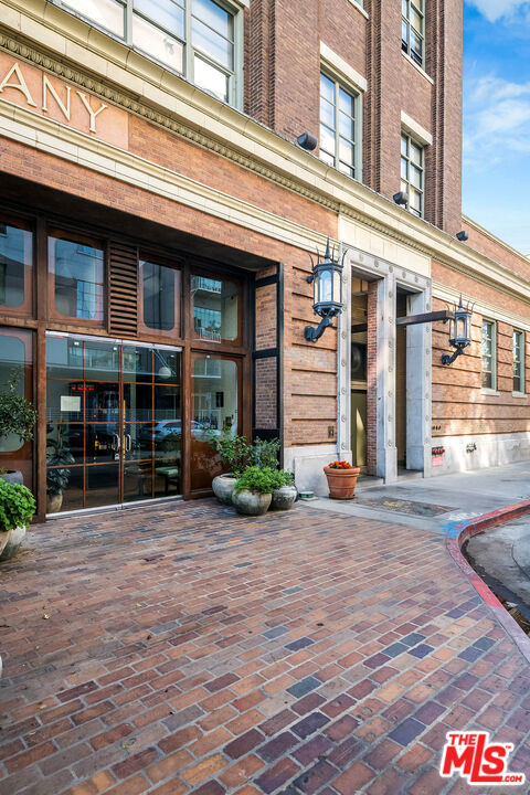 1850 Industrial St Unit: 106