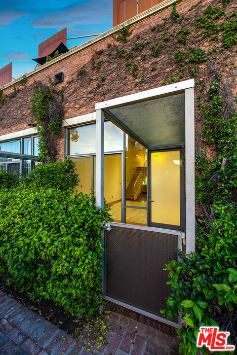 1850 Industrial St Unit: 106