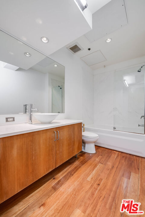 1850 Industrial St Unit: 106