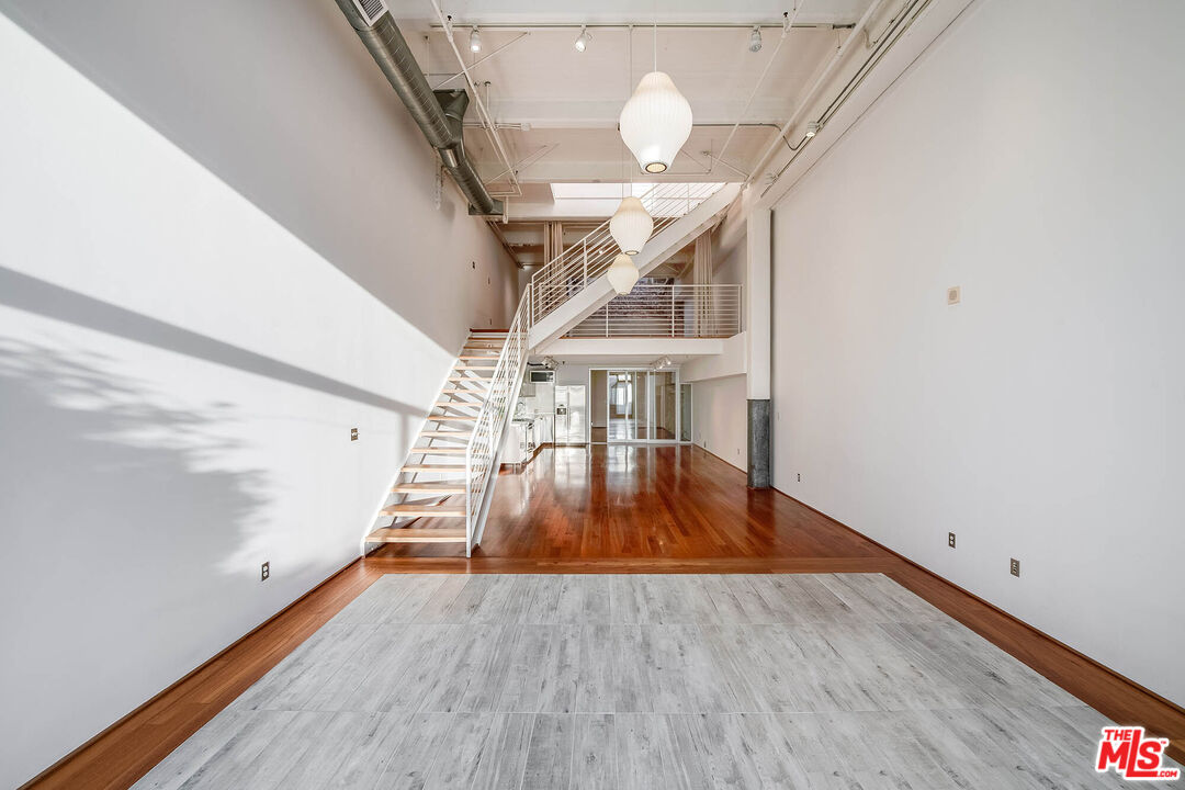 1850 Industrial St Unit: 106