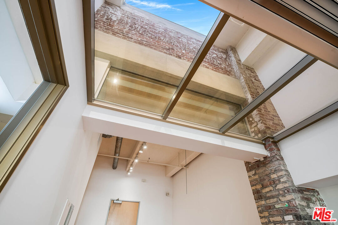 1850 Industrial St Unit: 106