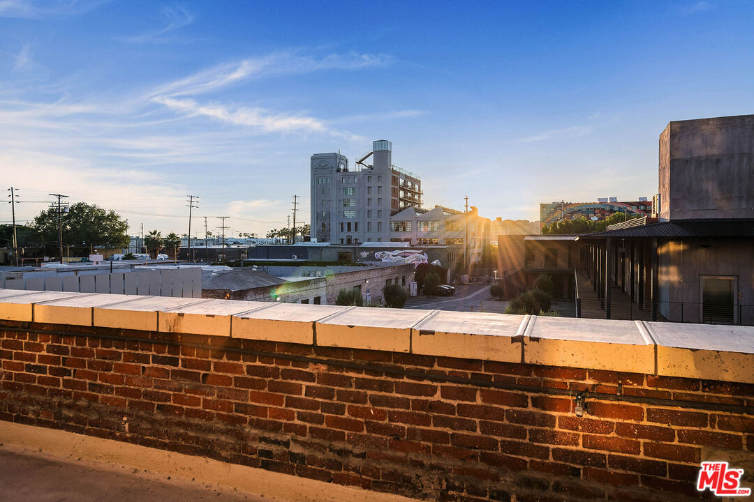 1850 Industrial St Unit: 106