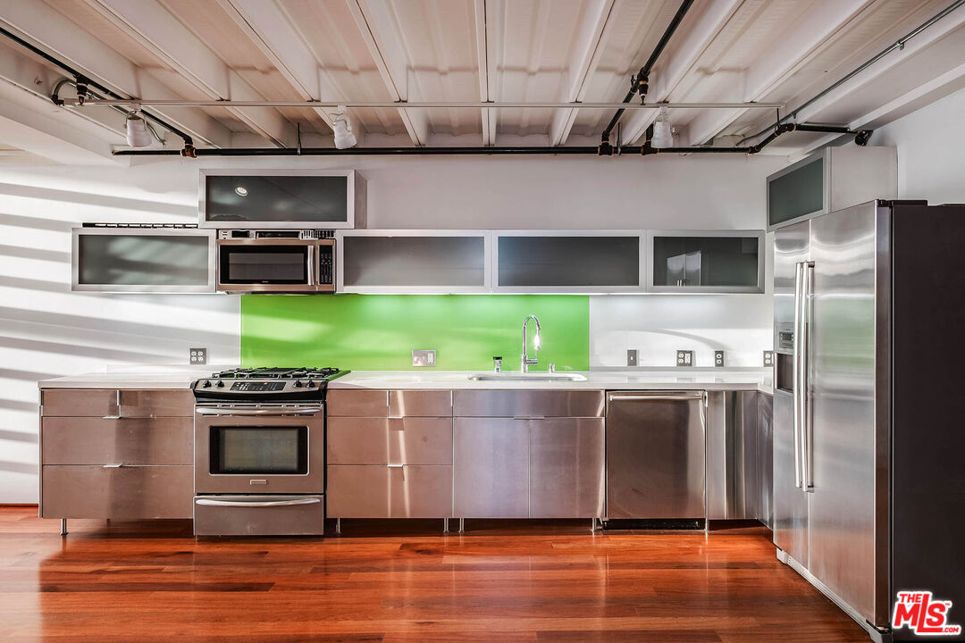 1850 Industrial St Unit: 106