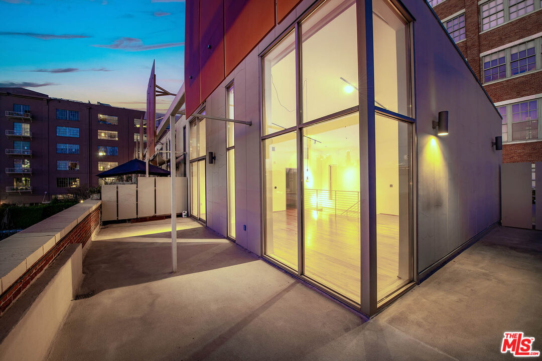 1850 Industrial St Unit: 106