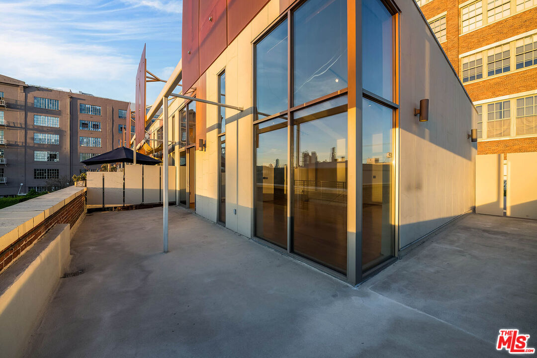 1850 Industrial St Unit: 106