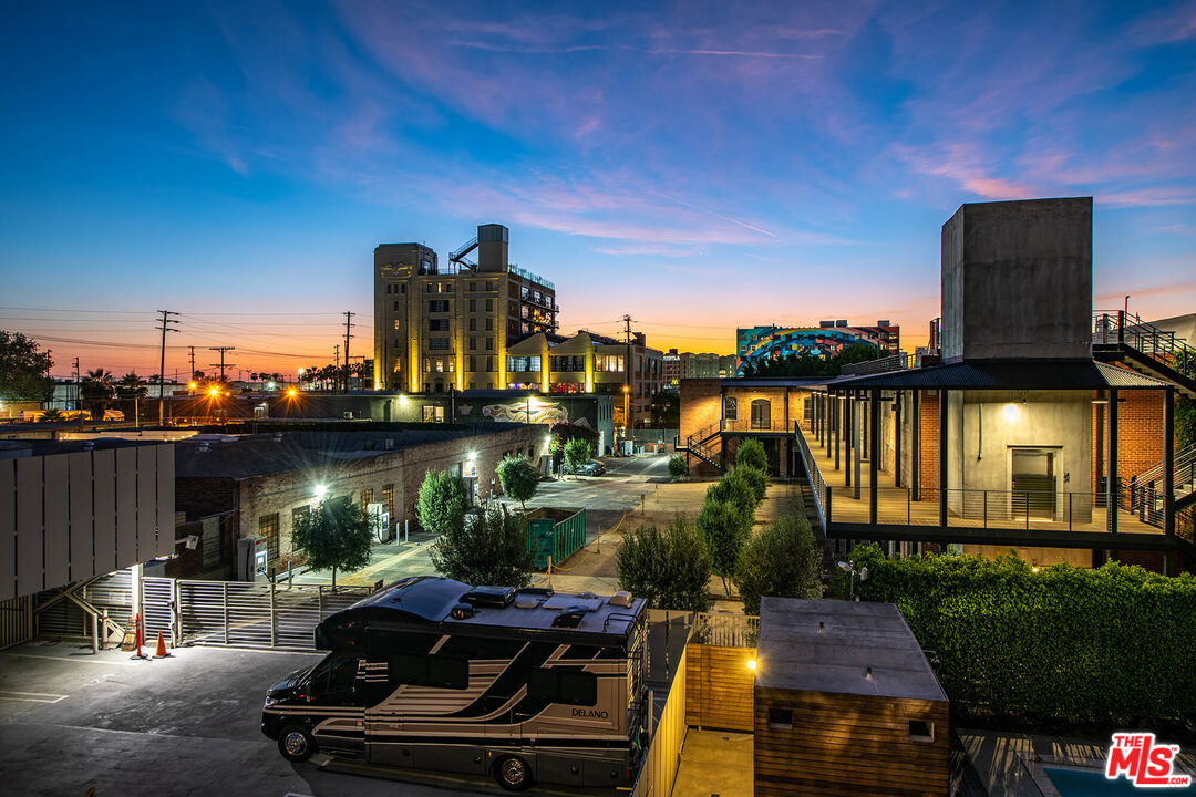 1850 Industrial St Unit: 106