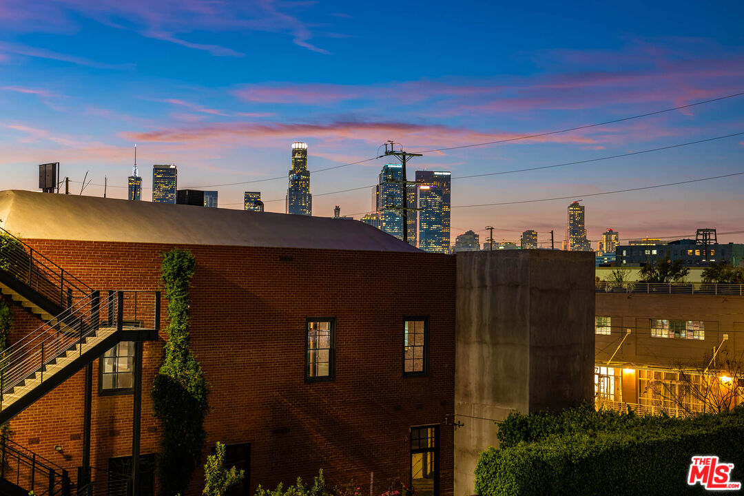 1850 Industrial St Unit: 106