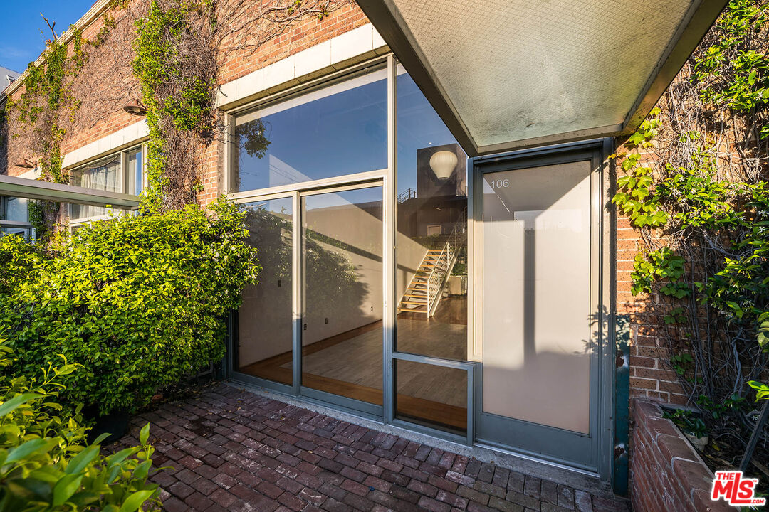 1850 Industrial St Unit: 106